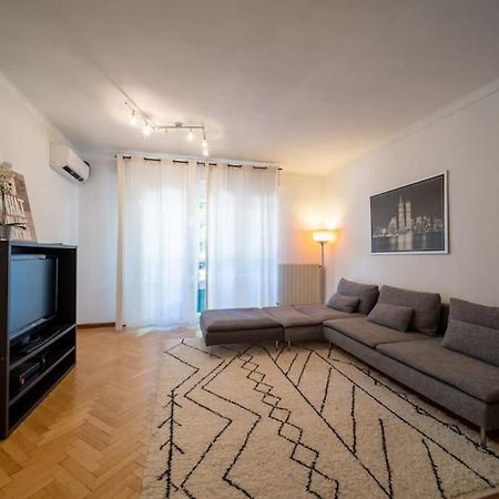 Appartement Climatise Tout Equipe A Cote Du Stade Velodrome マルセイユ エクステリア 写真