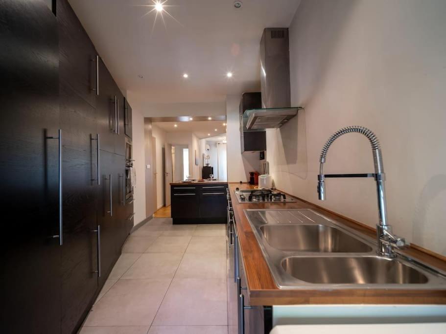 Appartement Climatise Tout Equipe A Cote Du Stade Velodrome マルセイユ エクステリア 写真