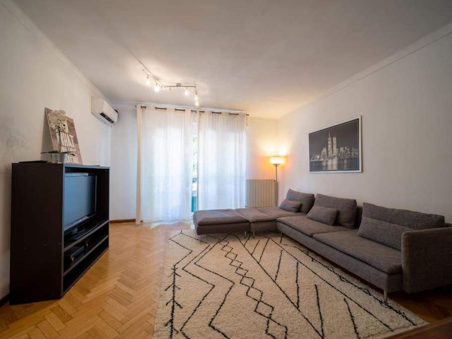 Appartement Climatise Tout Equipe A Cote Du Stade Velodrome マルセイユ エクステリア 写真