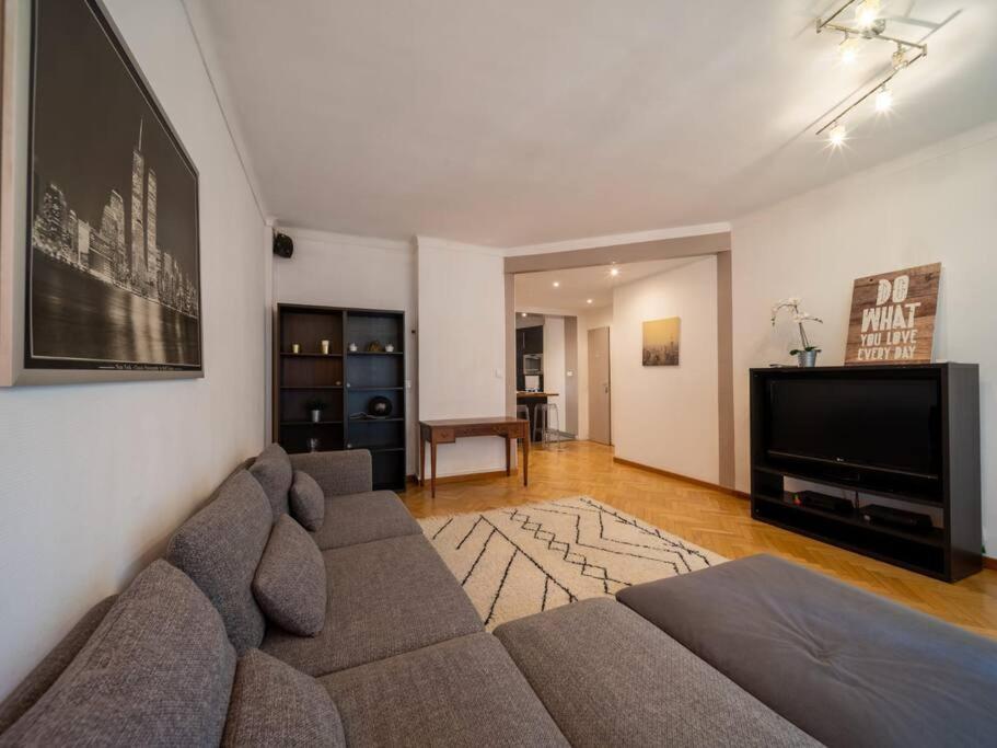 Appartement Climatise Tout Equipe A Cote Du Stade Velodrome マルセイユ エクステリア 写真